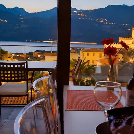 Blue Sky Garda - Sunset Apartman